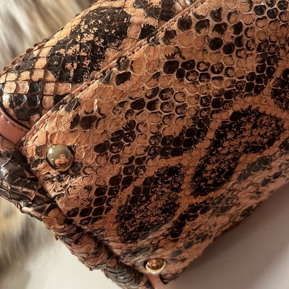 ๐ Gucci PYTHON ๐ EUC pink/tan/brown large bag with silver hardware. STUNNING. - Picture 7 of 16